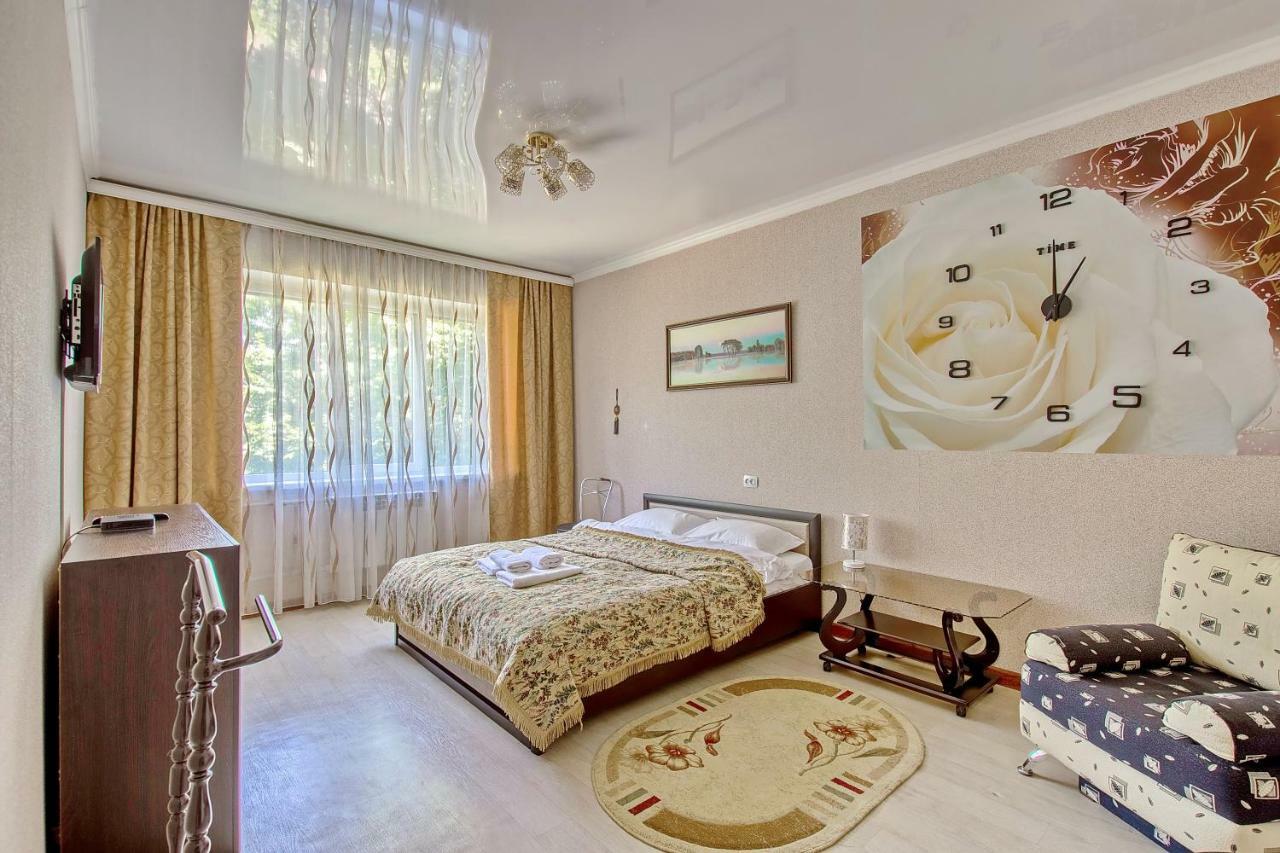 Cozy apartment on Rozybakiev 145. Atakent Ałma Ata Zewnętrze zdjęcie